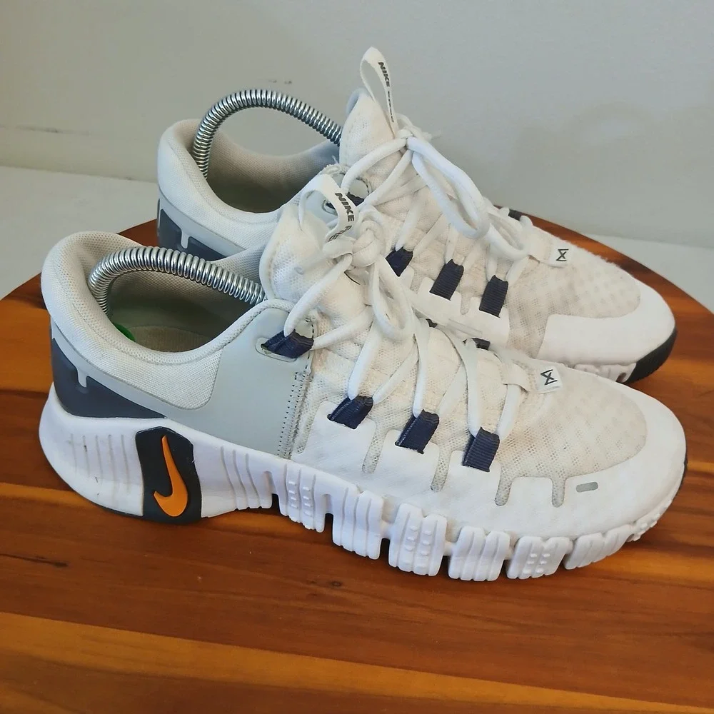 Nike Free Metcon 5 Mens 8.5 White Running Shoes Sneakers DV3949-101